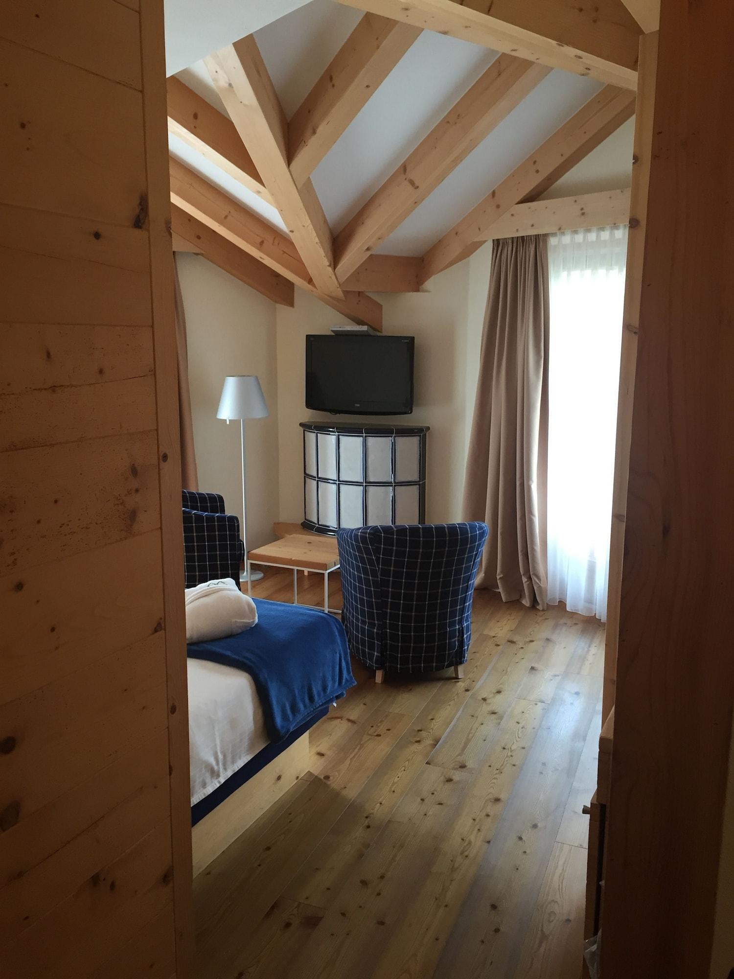 Maribel Hotel Мадона ди Кампильо Екстериор снимка