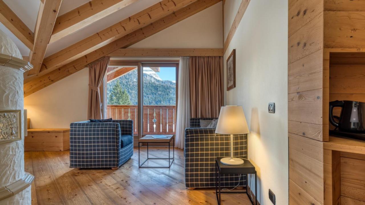 Maribel Hotel Мадона ди Кампильо Екстериор снимка