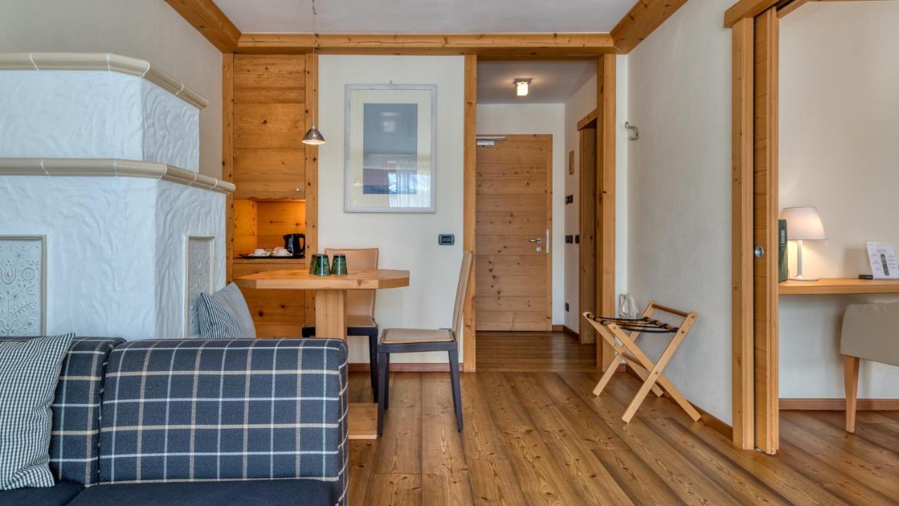 Maribel Hotel Мадона ди Кампильо Екстериор снимка