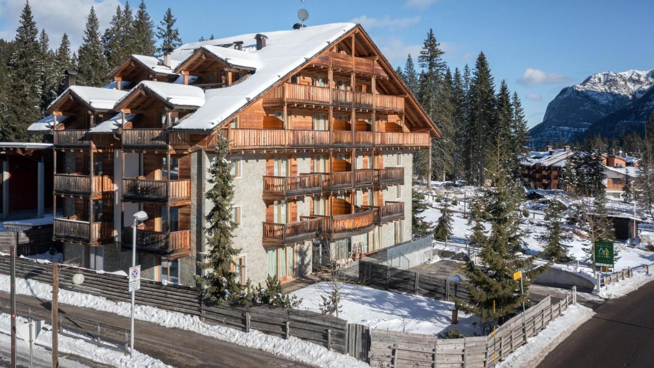 Maribel Hotel Мадона ди Кампильо Екстериор снимка