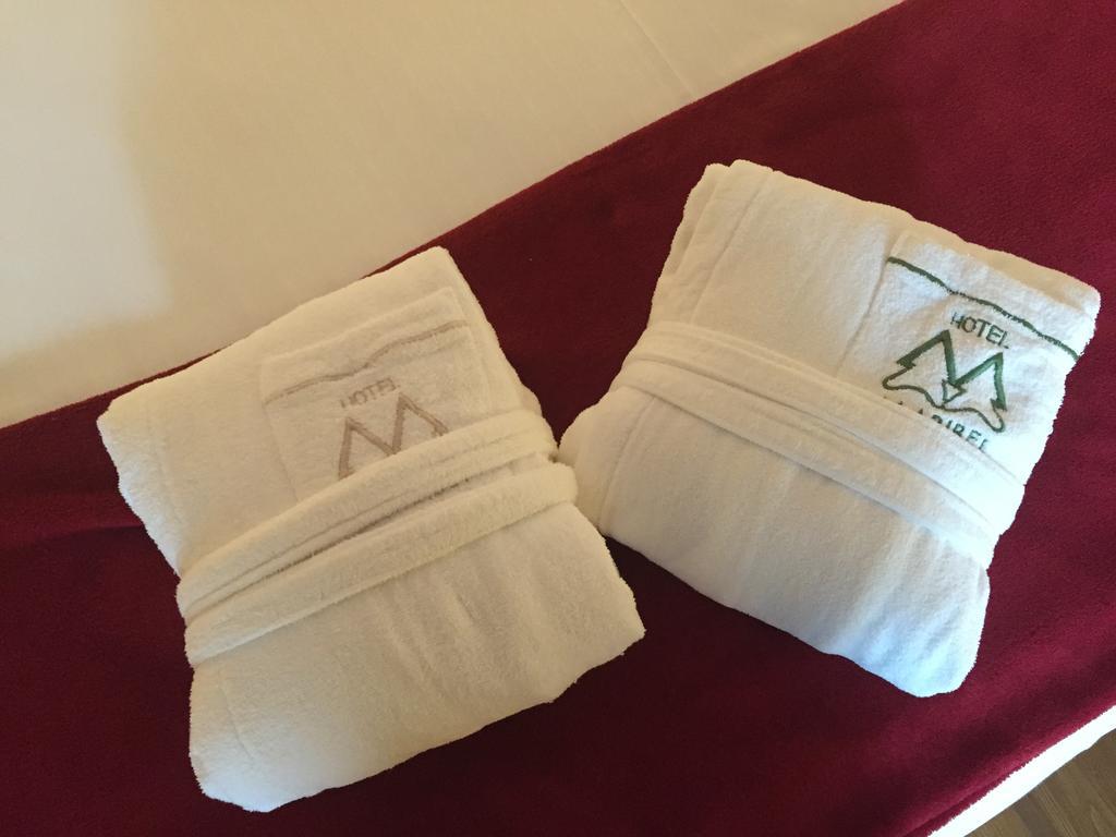 Maribel Hotel Мадона ди Кампильо Екстериор снимка