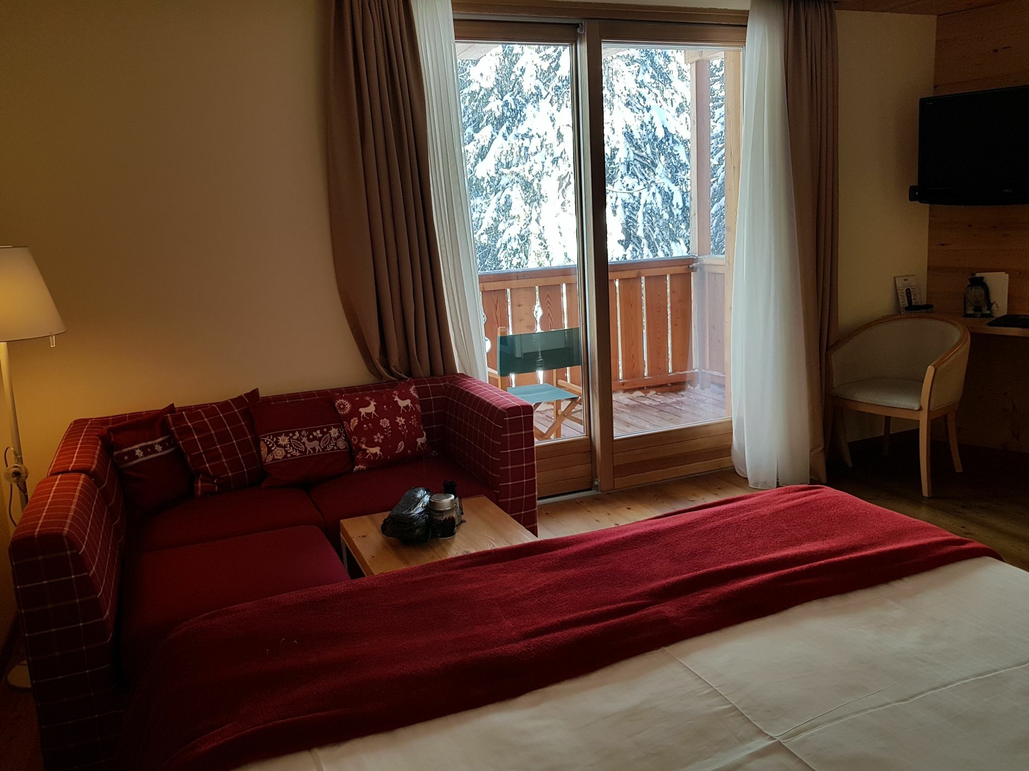 Maribel Hotel Мадона ди Кампильо Екстериор снимка