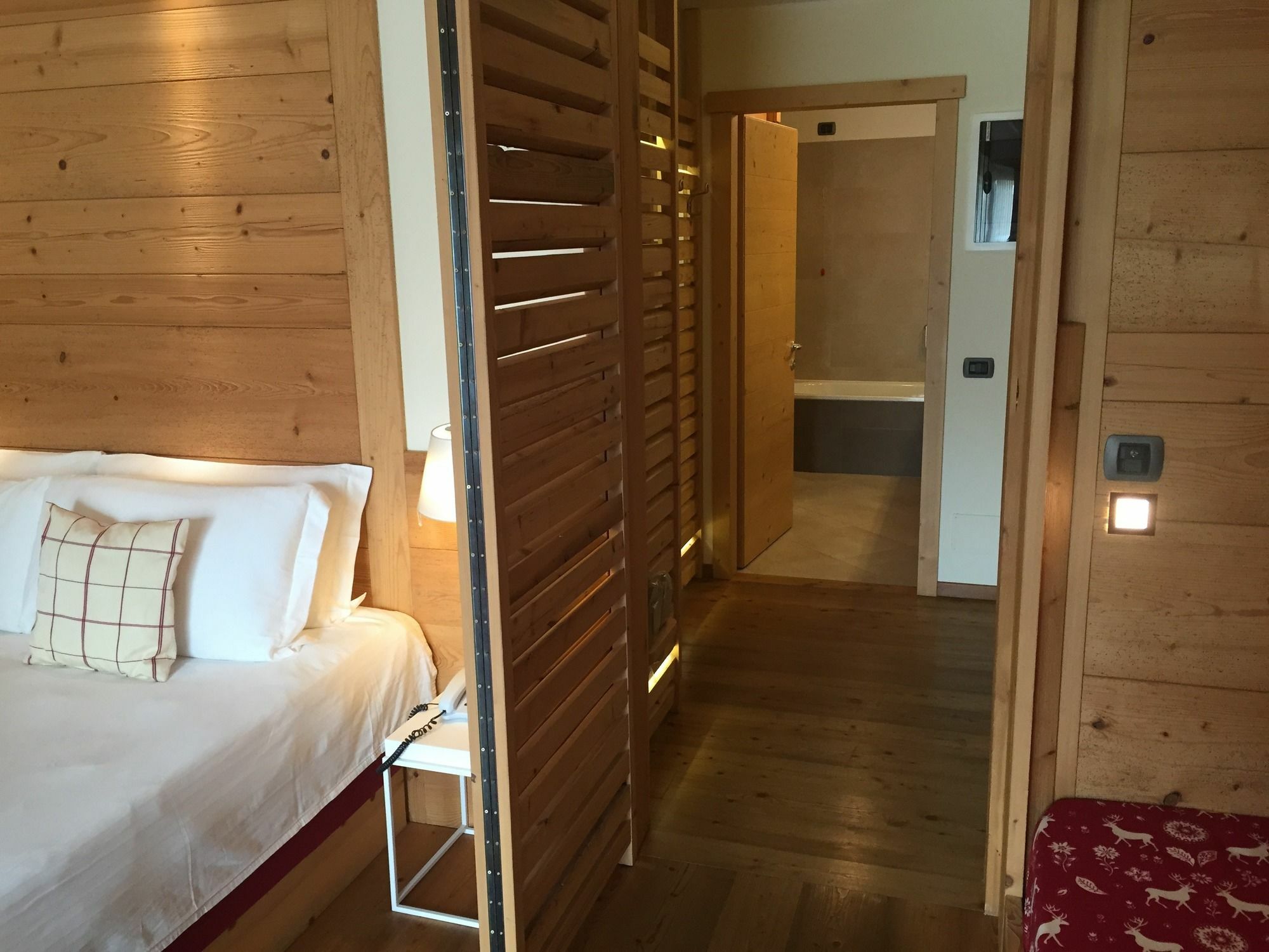 Maribel Hotel Мадона ди Кампильо Екстериор снимка
