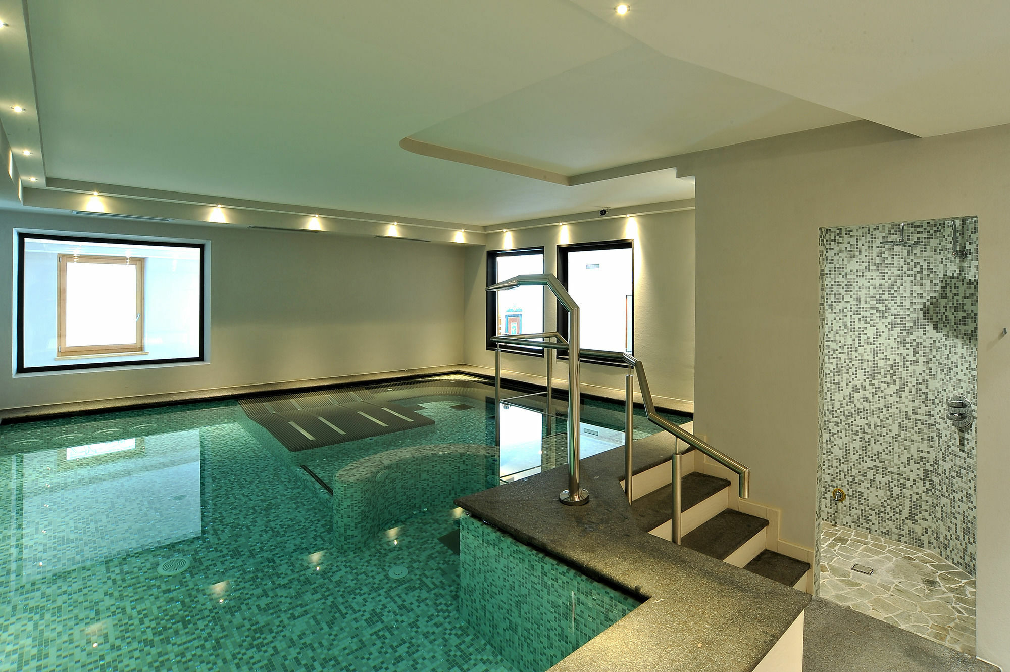 Maribel Hotel Мадона ди Кампильо Екстериор снимка